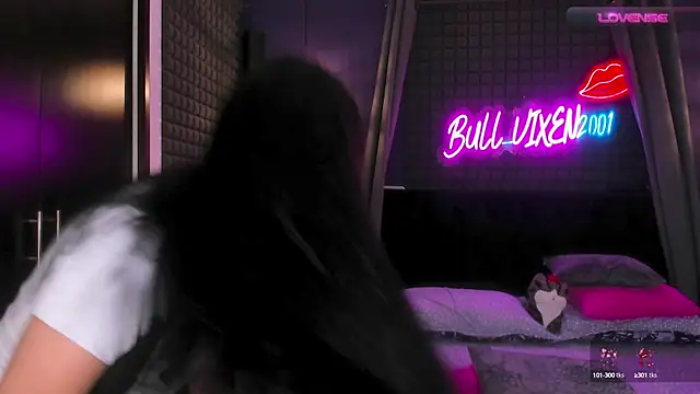 Snapshot of bull_vixen2001 chatting on 10-16-25, 11:24 bull vixen2001 online show from 10-16-25, 11:24
