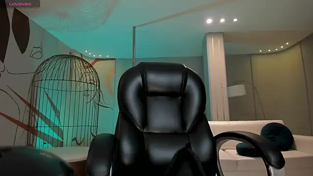 ErikaBenz  online show from 10-27-25, 12:28