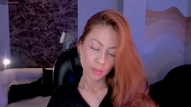 Snapshot of ErikaBenz_ chatting on 03-11-25, 12:28 ErikaBenz online show from 03-11-25, 12:28