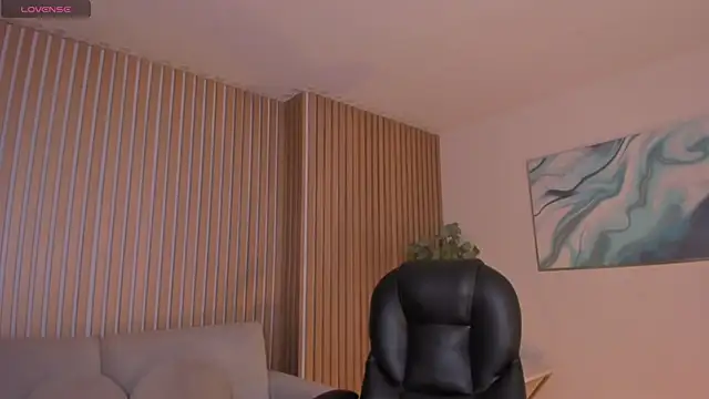 ErikaBenz  online show from 02-13-26, 12:16