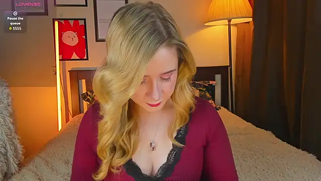 Lav Tender online show from 02-18-26, 06:55