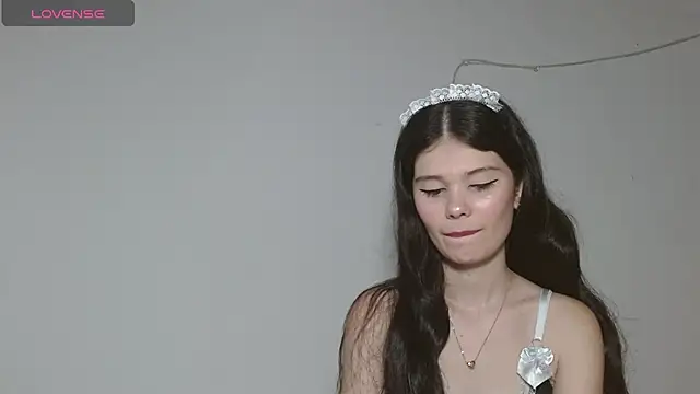 Snapshot of emily_littesweet chatting on 07-12-26, 01:17 emily littesweet online show from 07-12-26, 01:17