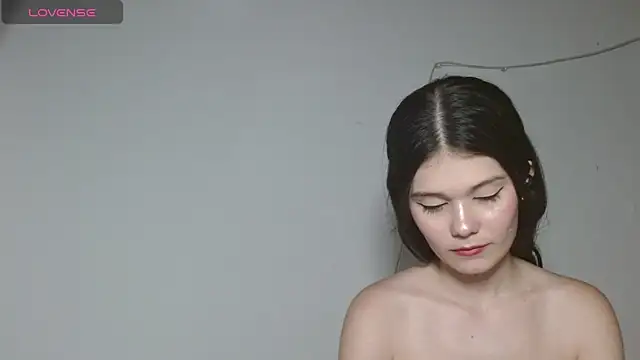 Snapshot of emily_littesweet chatting on 05-16-26, 12:20 emily littesweet online show from 05-16-26, 12:20