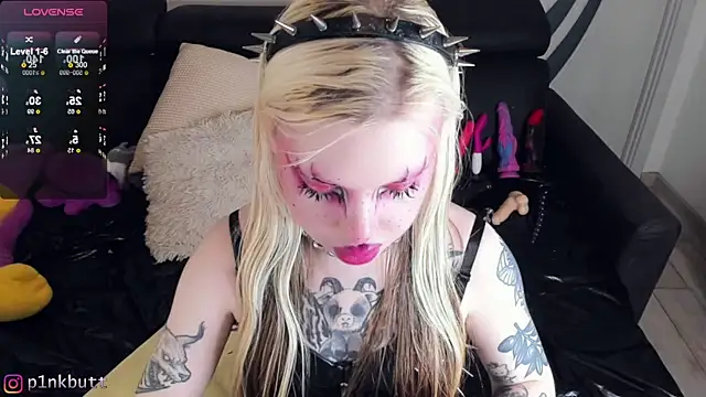 Snapshot of HelenGoat chatting on 02-01-25, 10:23 HelenGoat online show from 02-01-25, 10:23