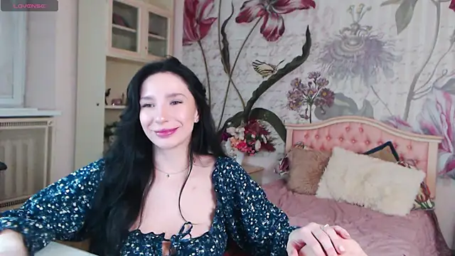 AliciaBow online show from 11-20-25, 01:34