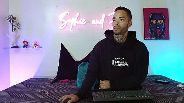 SophieFoxx17 online show from 04-06-26, 11:55