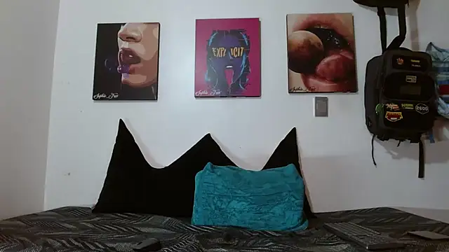 SophieFoxx17 online show from 07-24-26, 12:01