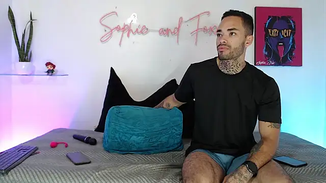 SophieFoxx17 online show from 11-06-25, 01:09