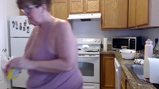 Snapshot of plusizebigbooty chatting on 03-09-25, 04:00 plusizebigbooty online show from 03-09-25, 04:00