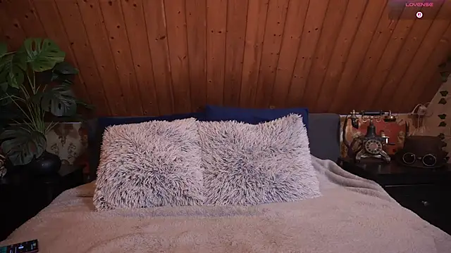 TessaWinter online show from 11-02-25, 03:17