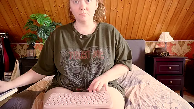 TessaWinter online show from 09-17-25, 02:19