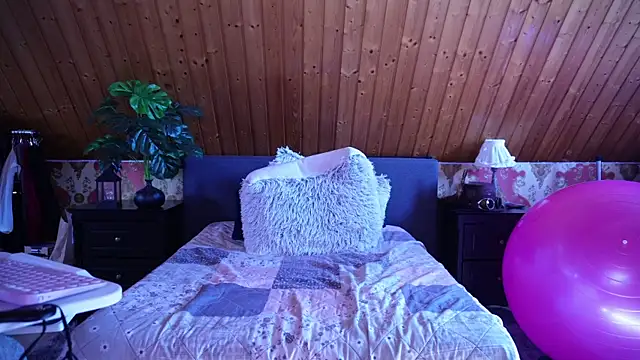 TessaWinter online show from 09-20-25, 10:09