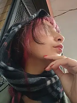  Laary online show from 12-18-25, 08:23