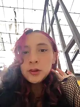  Laary online show from 09-08-25, 08:41