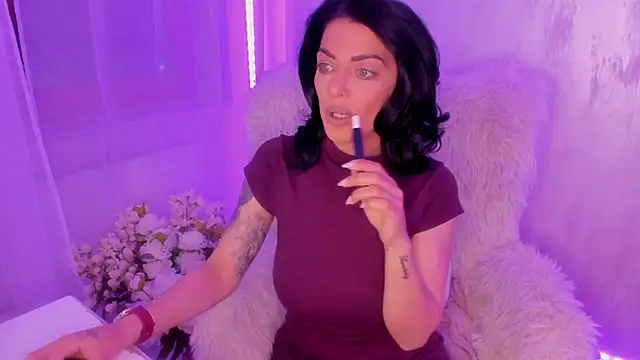 Snapshot of ElisaBaxter chatting on 04-30-26, 03:24 ElisaBaxter online show from 04-30-26, 03:24