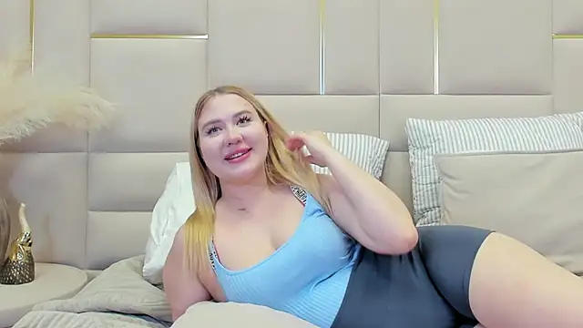 Snapshot of LunaHouston chatting on 03-16-25, 10:20 LunaHouston online show from 03-16-25, 10:20