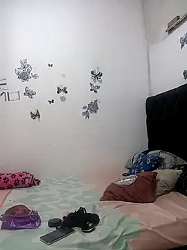 Nicolle Milf online show from 09-26-25, 06:37