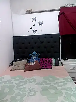 Nicolle Milf online show from 03-04-25, 04:38