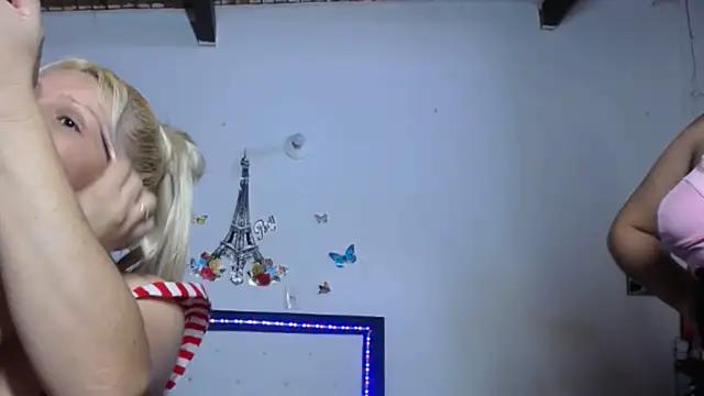 Nicolle Milf online show from 12-17-25, 06:35