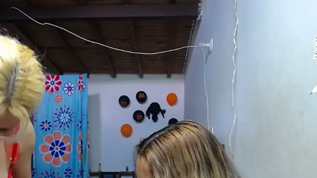 Nicolle Milf online show from 10-31-25, 06:37