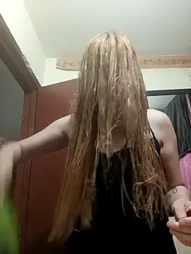 Snapshot of amelie2lov3 chatting on 02-24-26, 03:35 amelie2lov3 online show from 02-24-26, 03:35