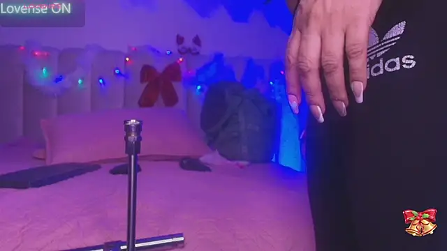 britanyy  online show from 12-04-25, 03:16