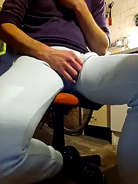 PassiveStute25 online show from 04-21-26, 03:51