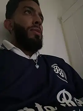 Snapshot of Alessandro__Rossi chatting on 02-18-26, 05:53 Alessandro Rossi online show from 02-18-26, 05:53