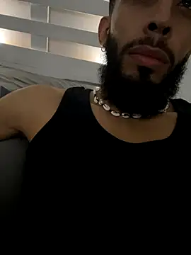 Snapshot of Alessandro__Rossi chatting on 11-19-25, 04:45 Alessandro Rossi online show from 11-19-25, 04:45