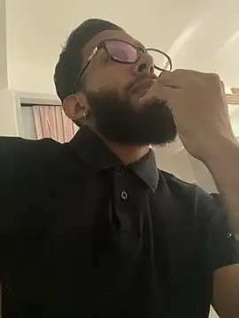 Snapshot of Alessandro__Rossi chatting on 01-14-26, 06:22 Alessandro Rossi online show from 01-14-26, 06:22