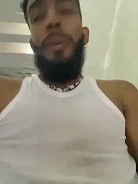 Snapshot of Alessandro__Rossi chatting on 11-22-25, 07:57 Alessandro Rossi online show from 11-22-25, 07:57