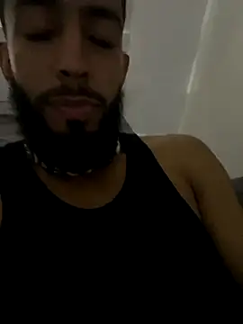 Snapshot of Alessandro__Rossi chatting on 11-17-25, 04:38 Alessandro Rossi online show from 11-17-25, 04:38