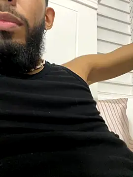 Snapshot of Alessandro__Rossi chatting on 11-27-25, 09:21 Alessandro Rossi online show from 11-27-25, 09:21