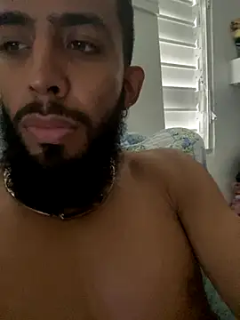 Snapshot of Alessandro__Rossi chatting on 10-29-25, 03:22 Alessandro Rossi online show from 10-29-25, 03:22