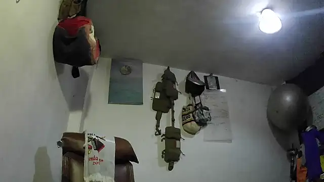 Snapshot of crazylatinguyy chatting on 11-20-25, 11:14 crazylatinguyy online show from 11-20-25, 11:14