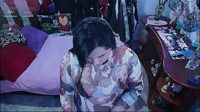 lufek23 online show from 10-16-25, 04:37