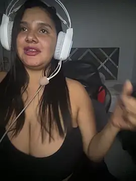 Snapshot of ValleryParker chatting on 02-06-26, 08:21 ValleryParker online show from 02-06-26, 08:21