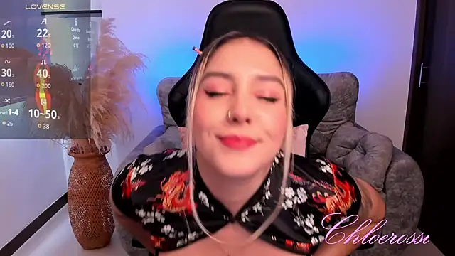 chloerossi online show from 10-31-25, 04:58