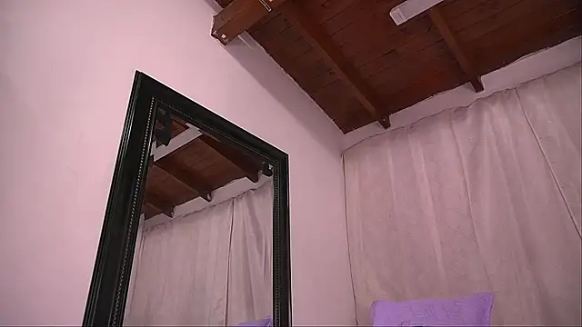 Snapshot of danna_berlin_ chatting on 09-22-25, 07:20 danna berlin online show from 09-22-25, 07:20