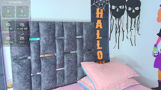 Natasharuso online show from 10-29-25, 10:36