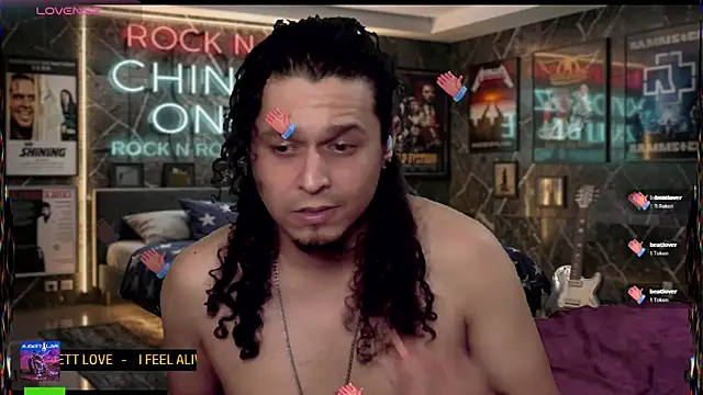 Snapshot of chino_roz chatting on 06-15-26, 10:59 chino roz online show from 06-15-26, 10:59