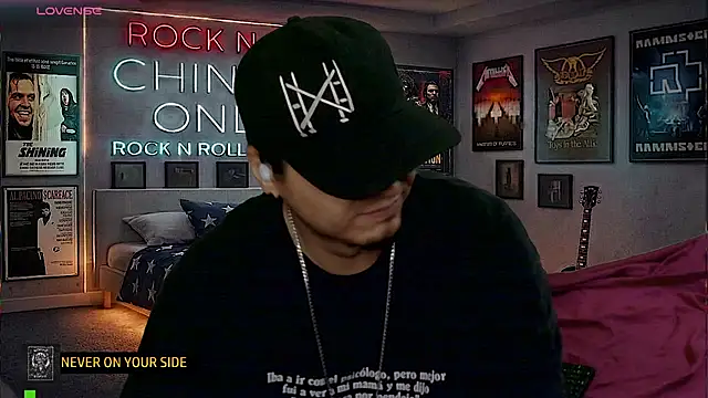 Snapshot of chino_roz chatting on 05-23-26, 02:21 chino roz online show from 05-23-26, 02:21