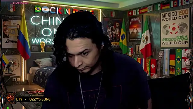Snapshot of chino_roz chatting on 07-06-26, 07:59 chino roz online show from 07-06-26, 07:59
