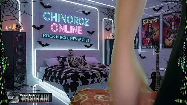 Snapshot of chino_roz chatting on 10-24-25, 11:37 chino roz online show from 10-24-25, 11:37