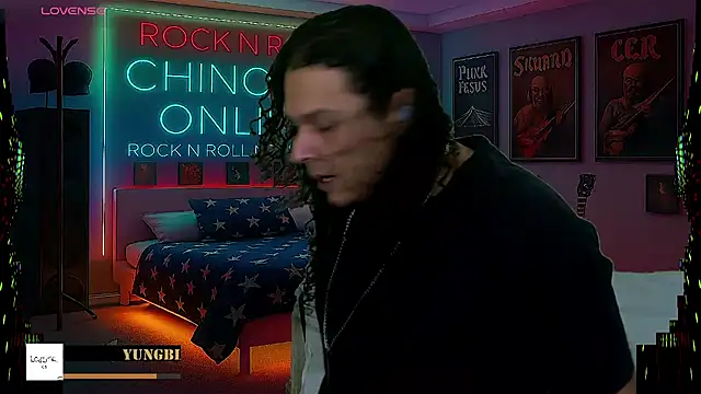 Snapshot of chino_roz chatting on 02-18-26, 06:44 chino roz online show from 02-18-26, 06:44