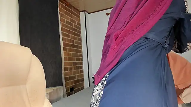 Snapshot of adila_anich chatting on 11-07-25, 11:30 adila anich online show from 11-07-25, 11:30