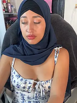 Snapshot of adila_anich chatting on 09-25-25, 12:05 adila anich online show from 09-25-25, 12:05