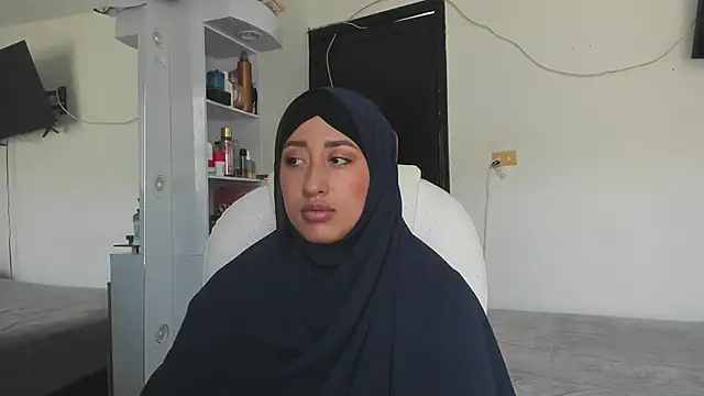 Snapshot of adila_anich chatting on 09-28-25, 08:38 adila anich online show from 09-28-25, 08:38