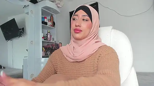 Snapshot of adila_anich chatting on 09-19-25, 06:34 adila anich online show from 09-19-25, 06:34