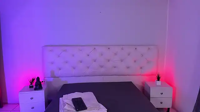 Aron cruz online show from 11-27-25, 01:33